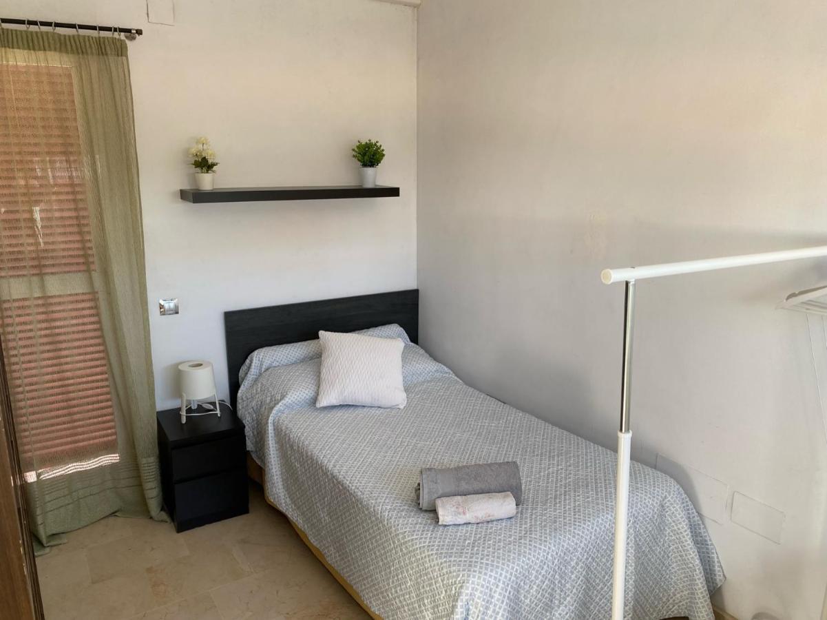 Castilleja , Casa-Apartamento Cerca Centro Sevilla Wifi Familias Trabajo Garaje Castilleja de la Cuesta Kültér fotó