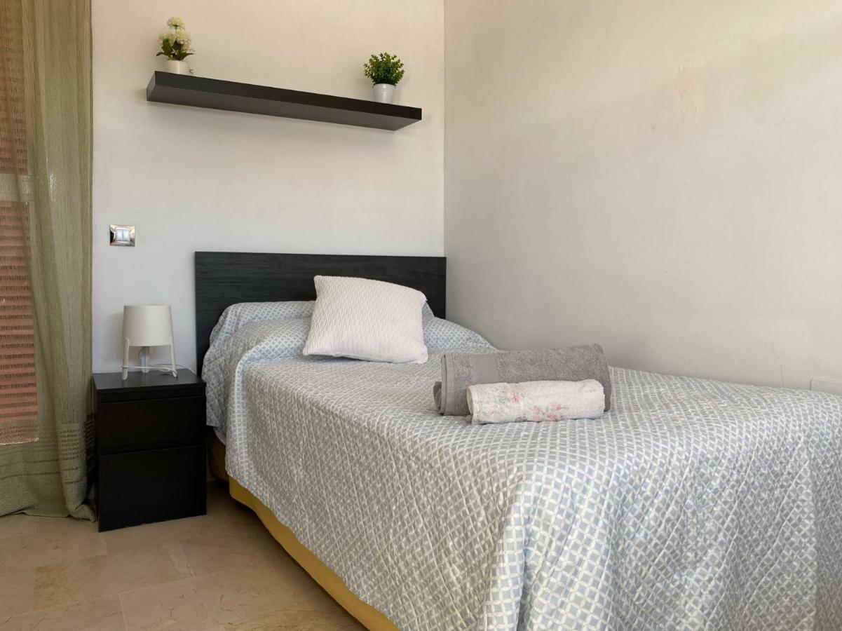 Castilleja , Casa-Apartamento Cerca Centro Sevilla Wifi Familias Trabajo Garaje Castilleja de la Cuesta Kültér fotó